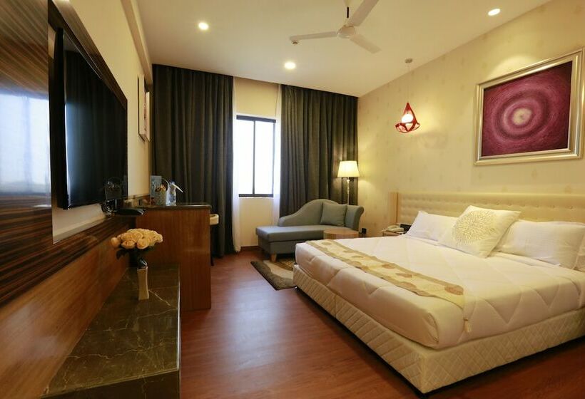 ロイヤルルーム, Pal Heights Mantra