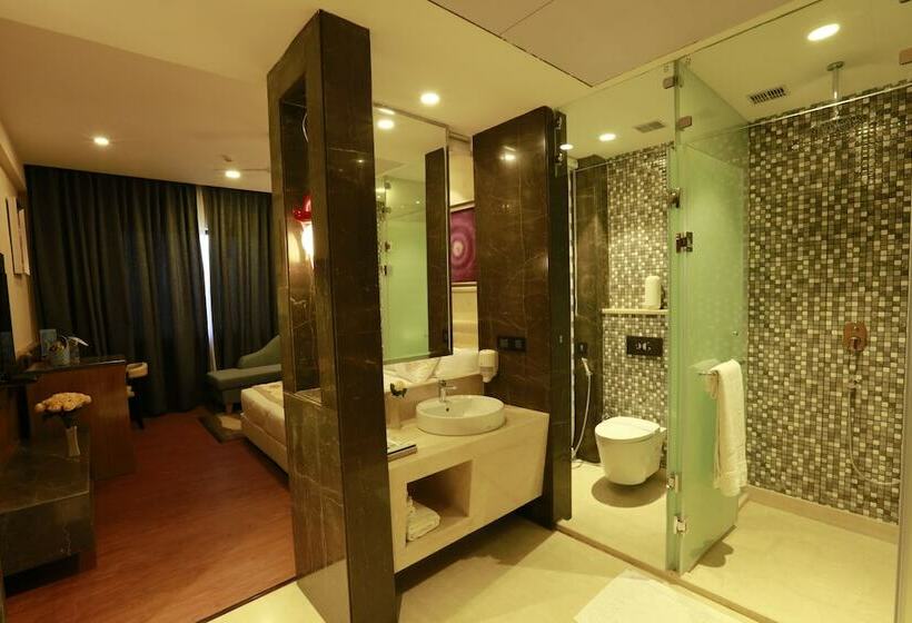 ロイヤルルーム, Pal Heights Mantra