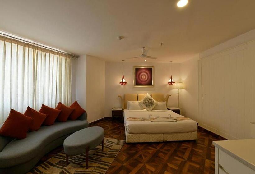 ロイヤルルーム, Pal Heights Mantra