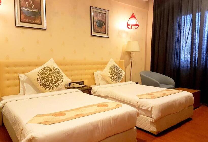 ロイヤルルーム, Pal Heights Mantra