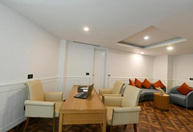 スイート, Pal Heights Mantra