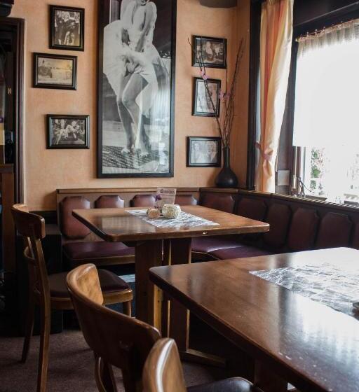 스탠다드 룸, Westrich