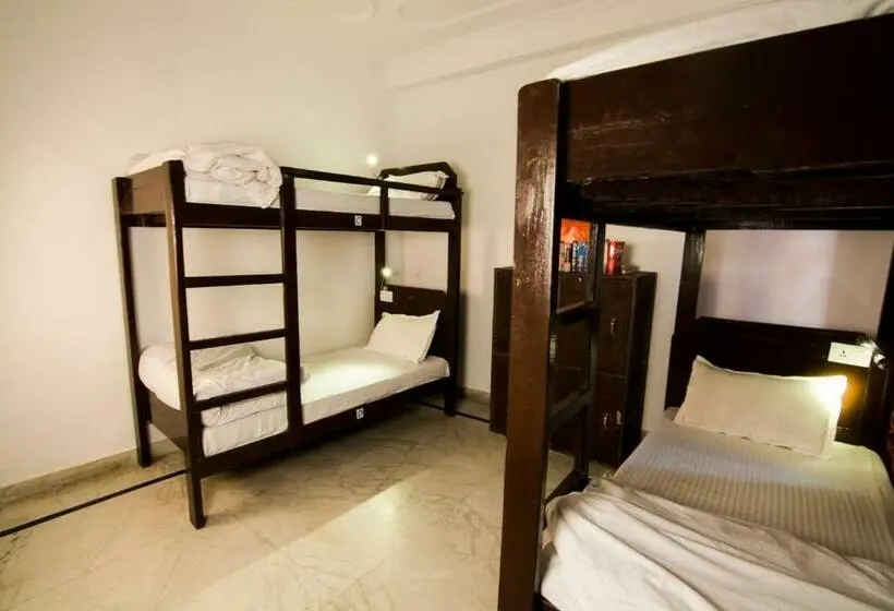 Łóżko we Wspólnym Pokoju, Live Free Hostel Rishikesh