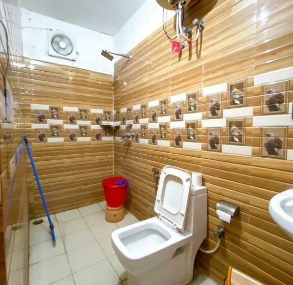 Quarto Deluxe, Live Free Hostel Rishikesh