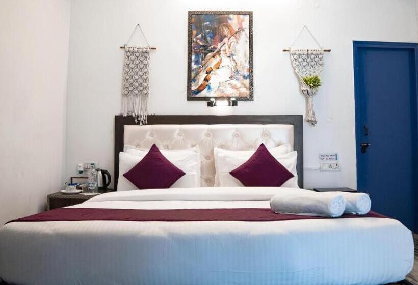 Quarto Deluxe, Live Free Hostel Rishikesh