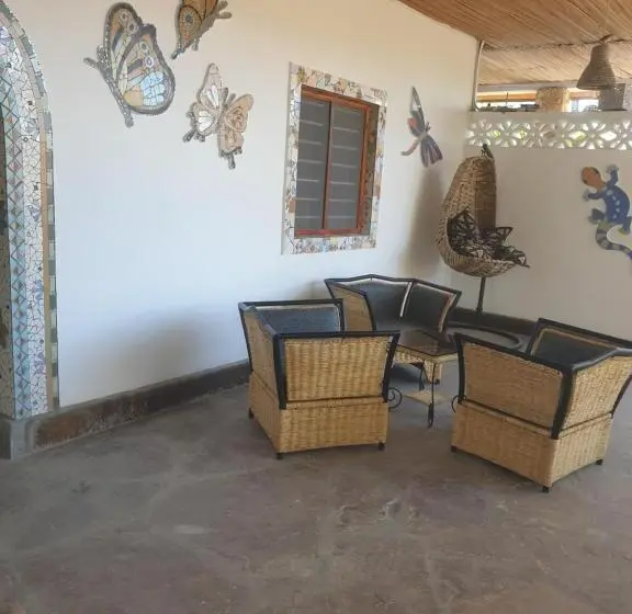 استودیوی استاندارد, Marijani Holiday Resort