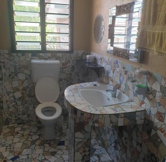 استودیوی استاندارد, Marijani Holiday Resort