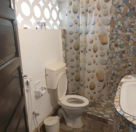 استودیوی استاندارد, Marijani Holiday Resort