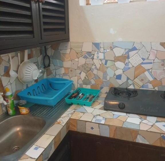 استودیوی استاندارد, Marijani Holiday Resort