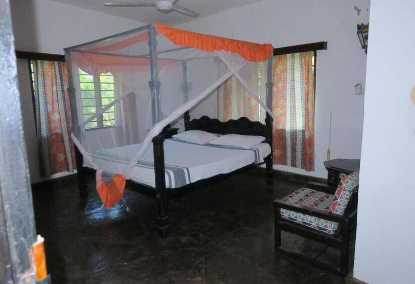 استودیوی استاندارد, Marijani Holiday Resort