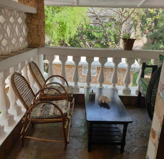 اتاق استاندارد با تخت بزرگ, Marijani Holiday Resort