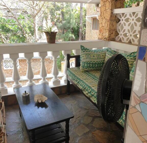 اتاق استاندارد با تخت بزرگ, Marijani Holiday Resort