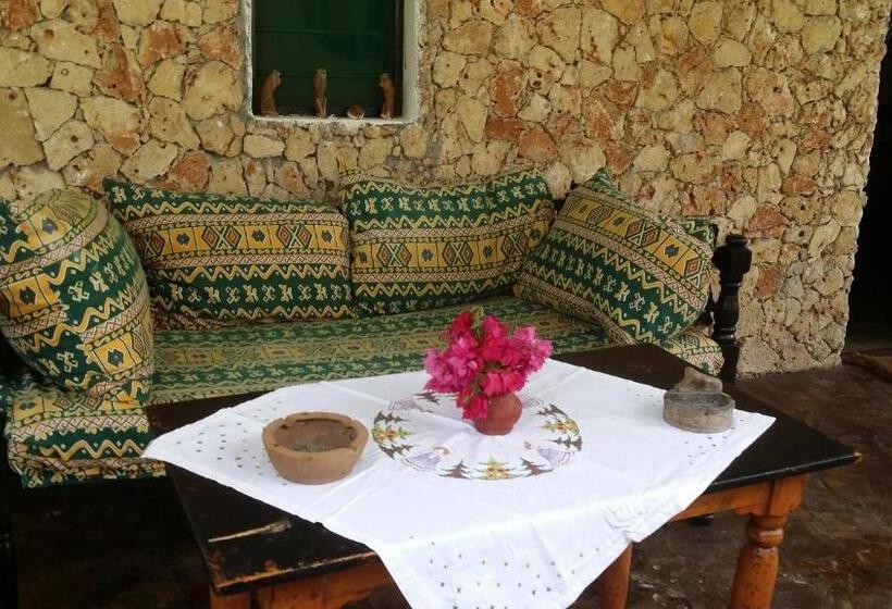 استودیوی استاندارد, Marijani Holiday Resort