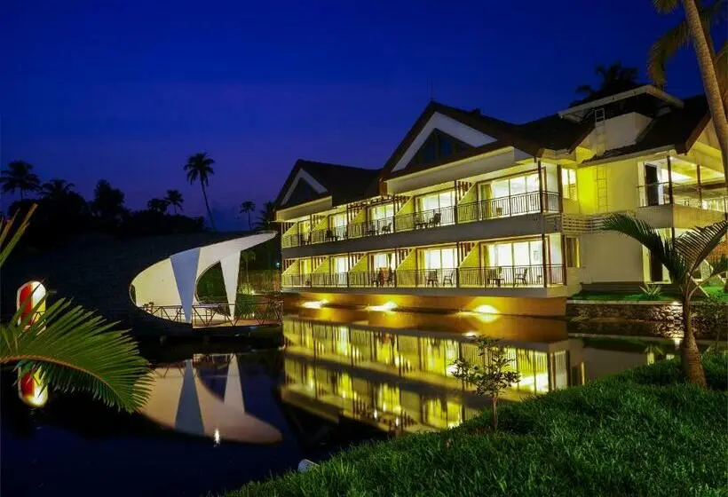 キングサイズベッドのデラックスルーム, Lake Canopy Alleppey