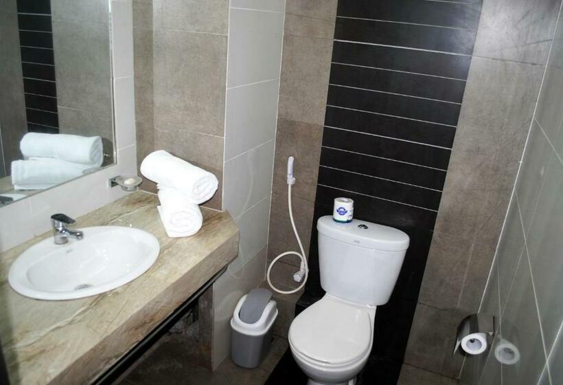 חדר דלוקס לשלושה עם נו לים, Serendib Beach