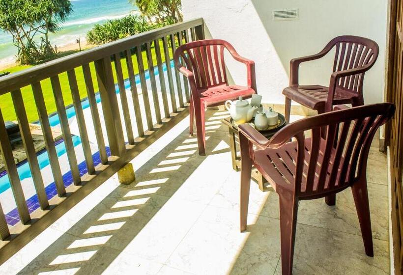 חדר דלוקס לשלושה עם נו לים, Serendib Beach