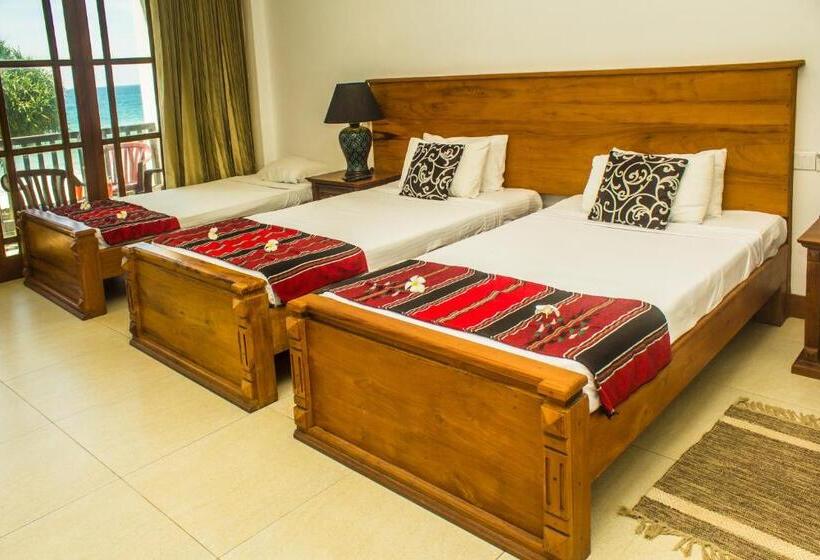 חדר דלוקס לשלושה עם נו לים, Serendib Beach