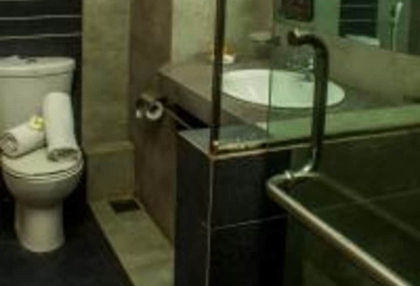 חדר דלוקס לשלושה עם נו לים, Serendib Beach