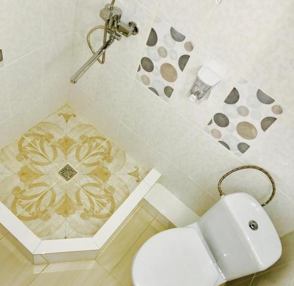 Superior Enkelrum, Attic