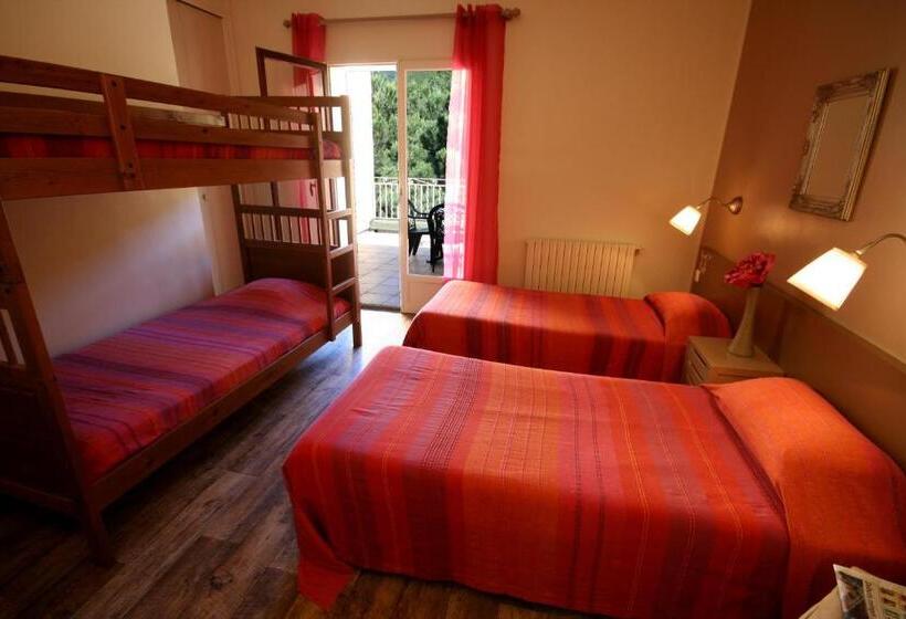 Четырехместный Номер Стандарт с Балконом, Accendi Pipa