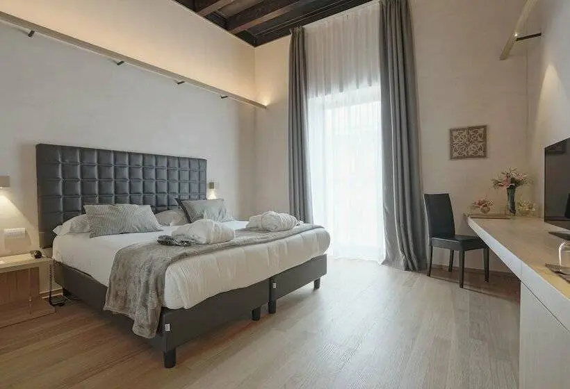 Superior-huone, Alba Palace