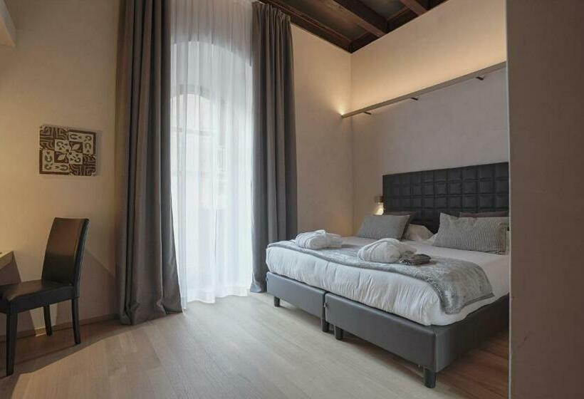 标准间, Alba Palace