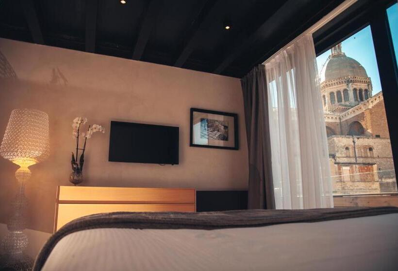 带1个卧室的顶楼公寓, Alba Palace