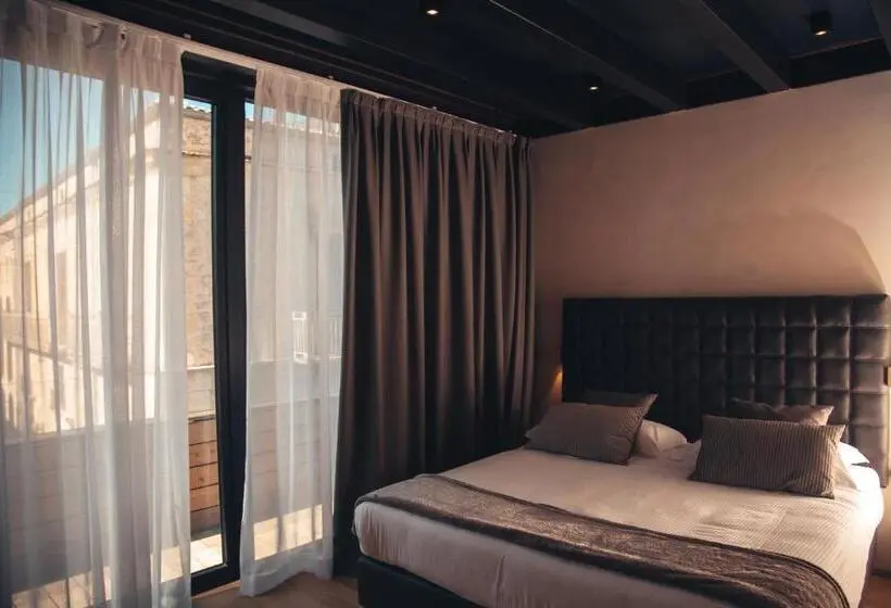 1 Bedroom Penthouse Apartment, Alba Palace