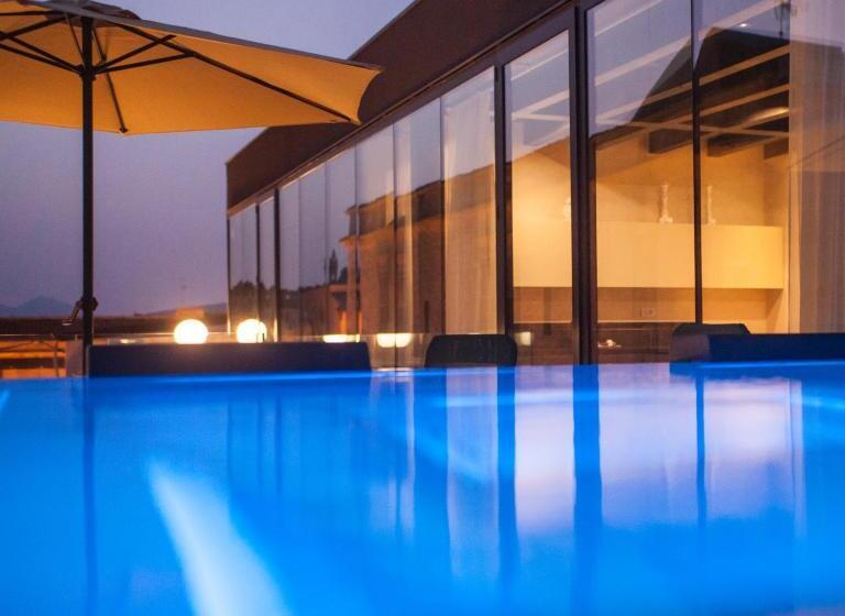 带1个卧室的顶楼公寓, Alba Palace