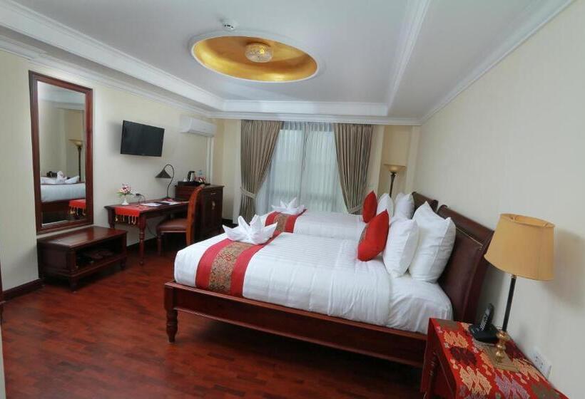 Номер Deluxe, Phasouk Vien Chantra