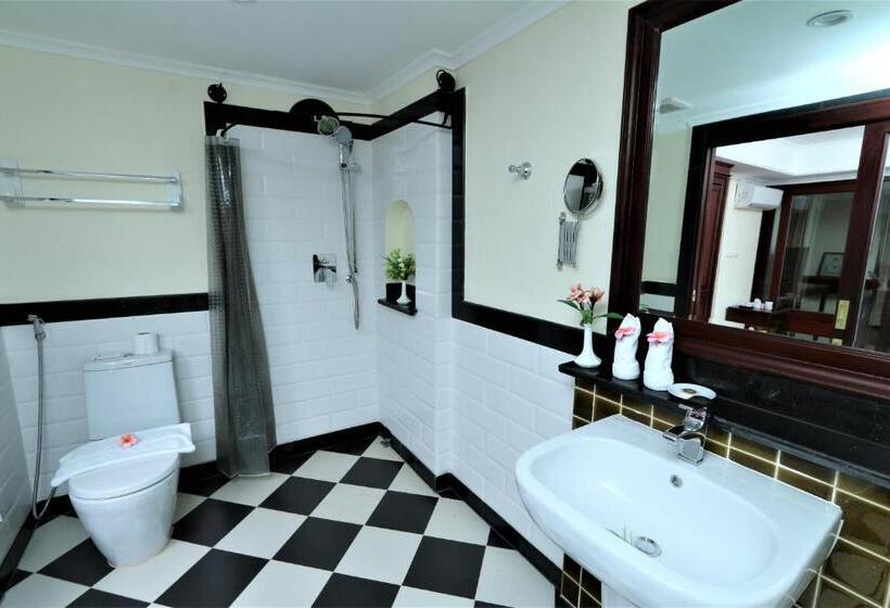 Люкс с Видом, Phasouk Vien Chantra