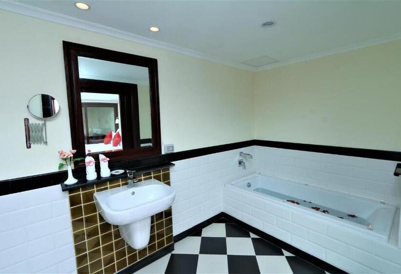 전망 스위트, Phasouk Vien Chantra