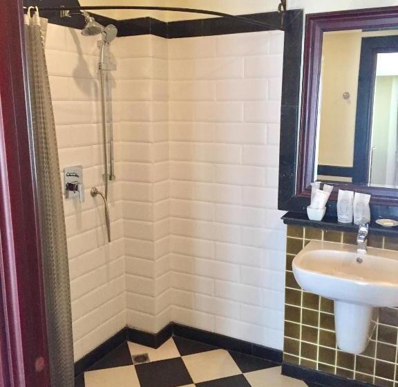 Номер Superior, Phasouk Vien Chantra