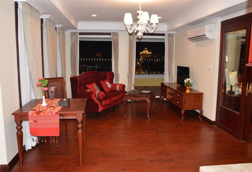 جناح ذو إطلالة, Phasouk Vien Chantra