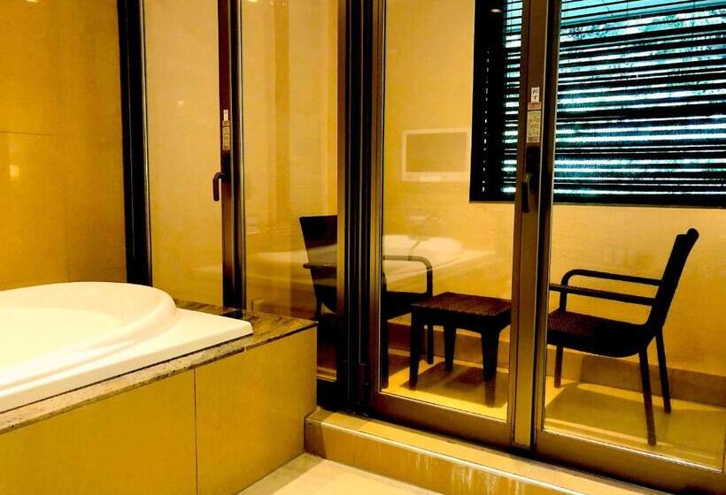 디럭스 룸, Square Fujigotemba