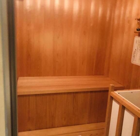 디럭스 룸, Square Fujigotemba