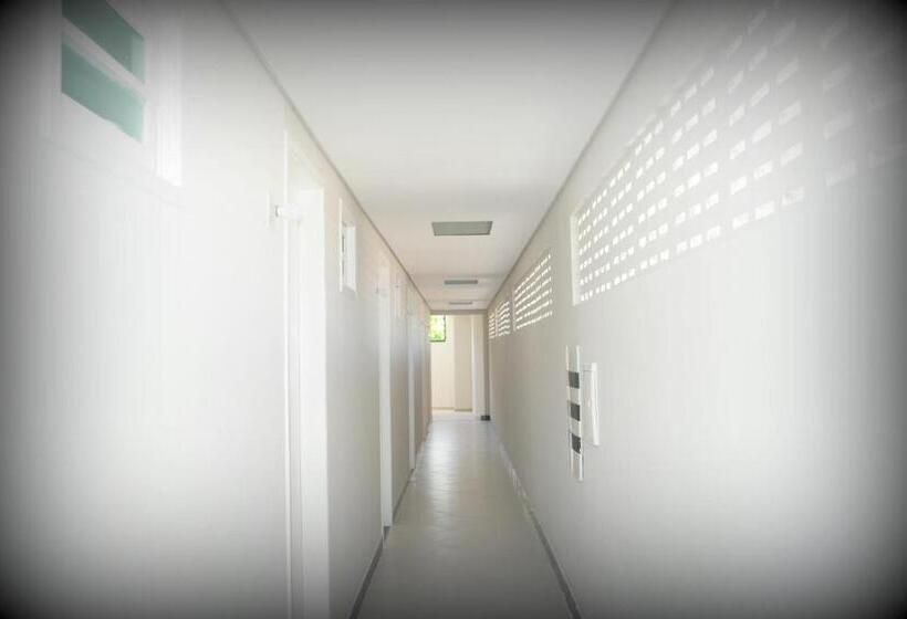 ルームシェアのワンベッド, Suites Residence