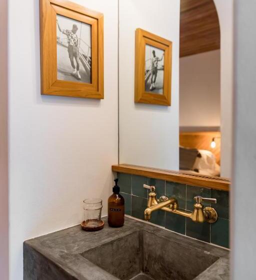 스탠다드 룸 킹사이즈 침대, The Nomadic