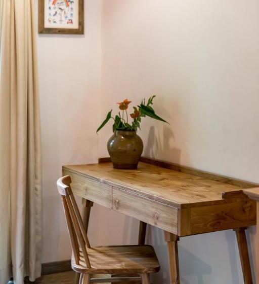 스탠다드 룸 킹사이즈 침대, The Nomadic