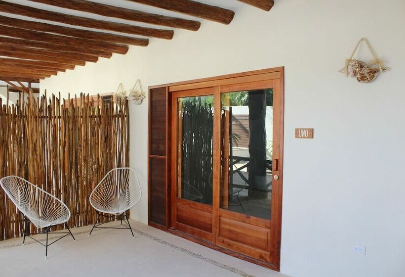 اتاق استاندارد با چشم‌انداز استخر, Tierra Mia Boutique