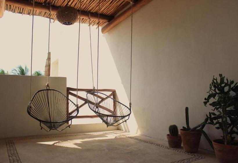 اتاق استاندارد با چشم‌انداز استخر, Tierra Mia Boutique