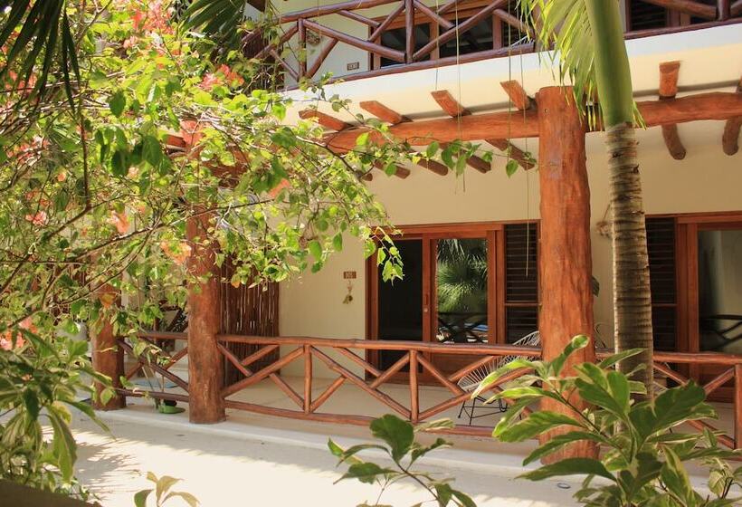 اتاق استاندارد با چشم‌انداز استخر, Tierra Mia Boutique