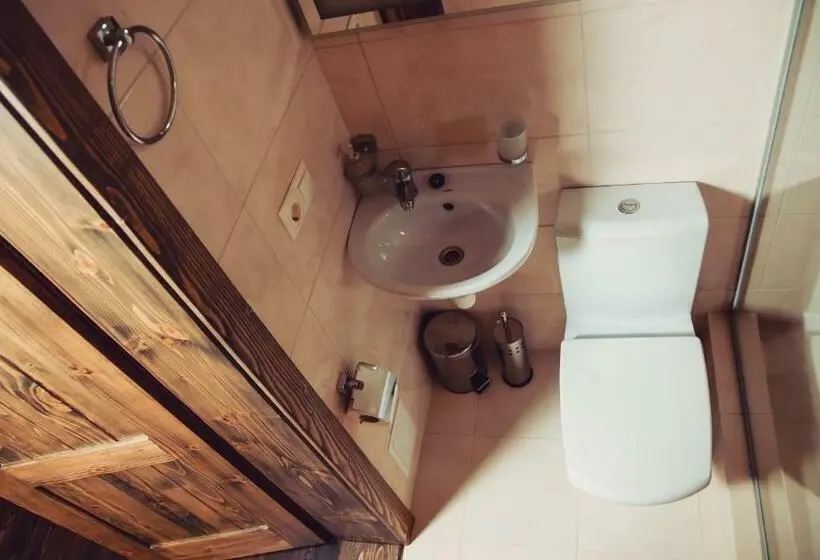 Standard Kolmen Hengen Huone, Villa Billa