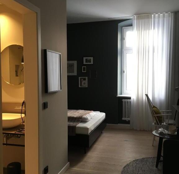 اتاق لوکس, Villa Weiss