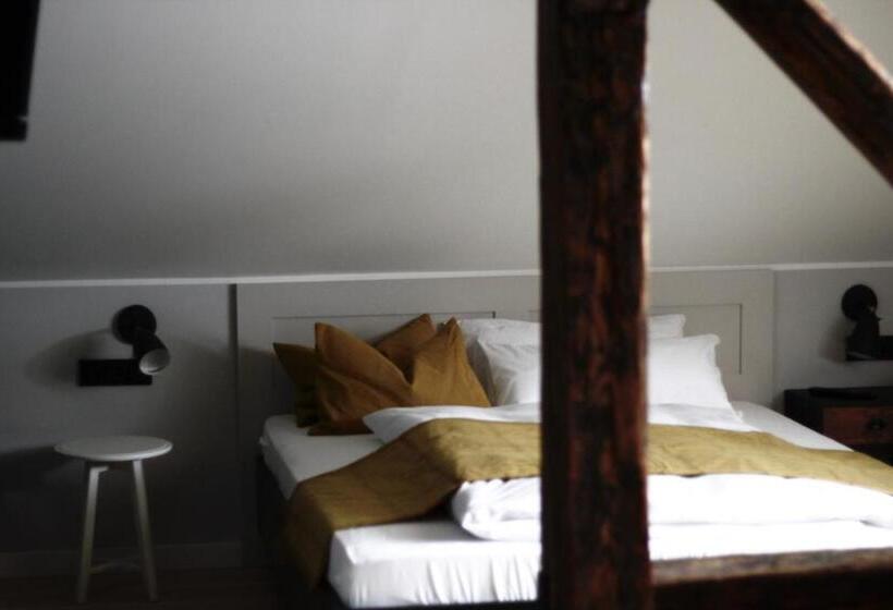 اتاق لوکس, Villa Weiss