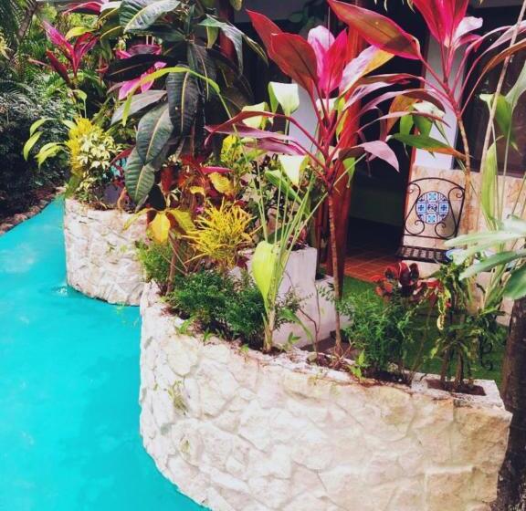 带花园景观和一个卧室的别墅, Villas Verdes