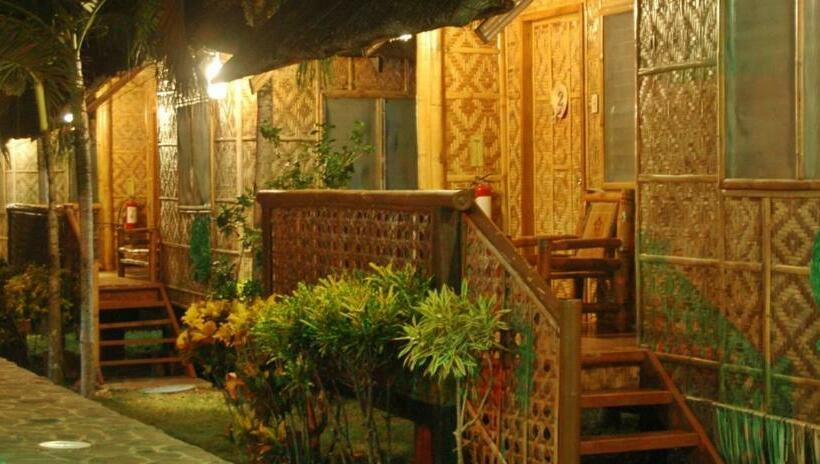 بانگلوی استاندارد, Island Tiki Paradise Resort