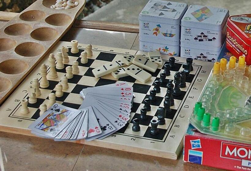 بانگلوی لوکس, Island Tiki Paradise Resort