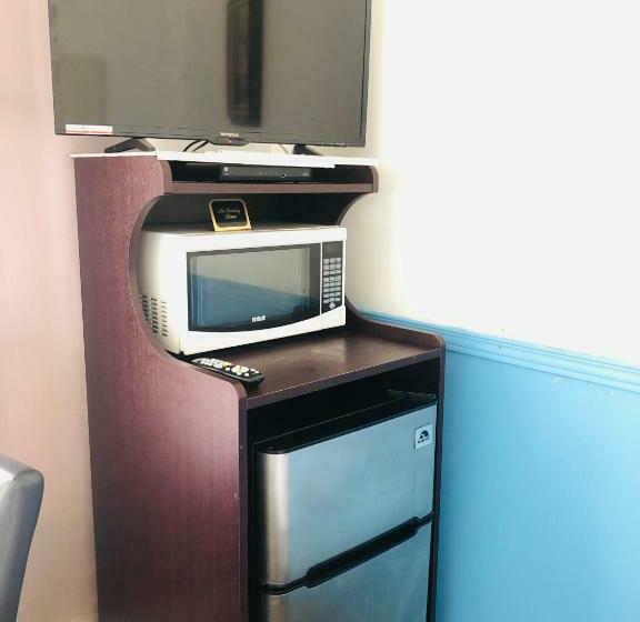 带大床的标准间, Manor Motel