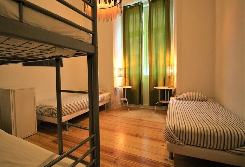 Bed in Shared Room with Shared Bathroom, We Love F Tourists